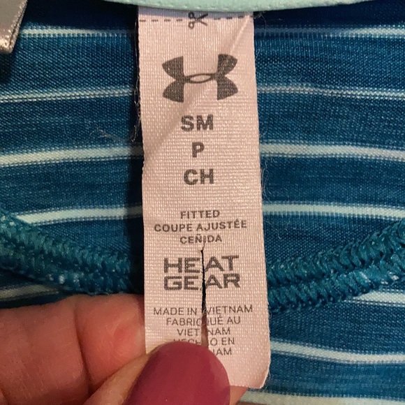 Bundle of Two Under Armour shirts size S - Picture 5 of 8
